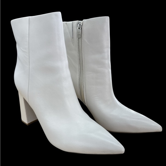 Elegant White Women's Boots Marc Fisher sz 10m - Picture 2 of 11